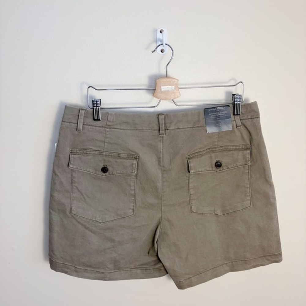 Banana Republic Shorts Womens 14 Green Authentic Chino Utility Short Mid Rise 5" - Picture 2 of 8